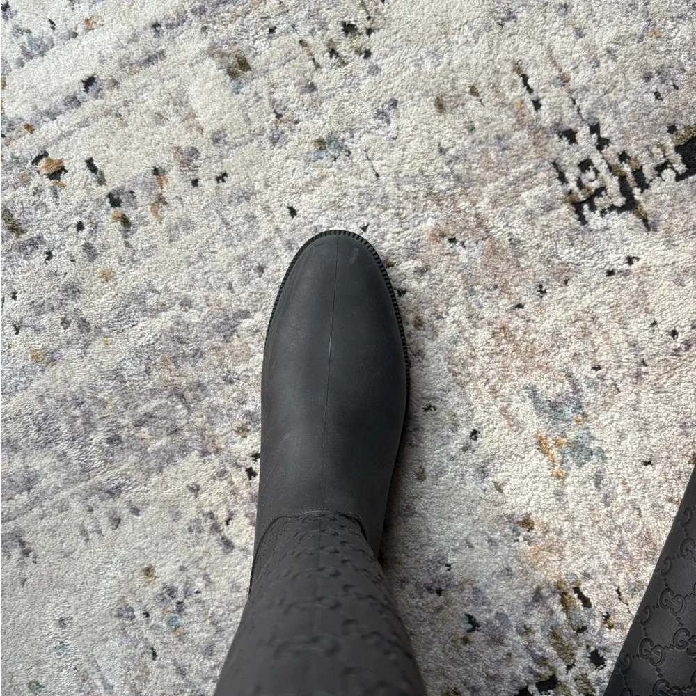 Gucci Black Rubber Guccisma Wellington Boot, Embossed Monogram, Insulated Inside - Picture 14 of 16